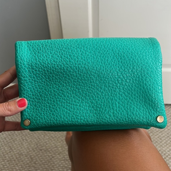 Clutch - Picture 3 of 5